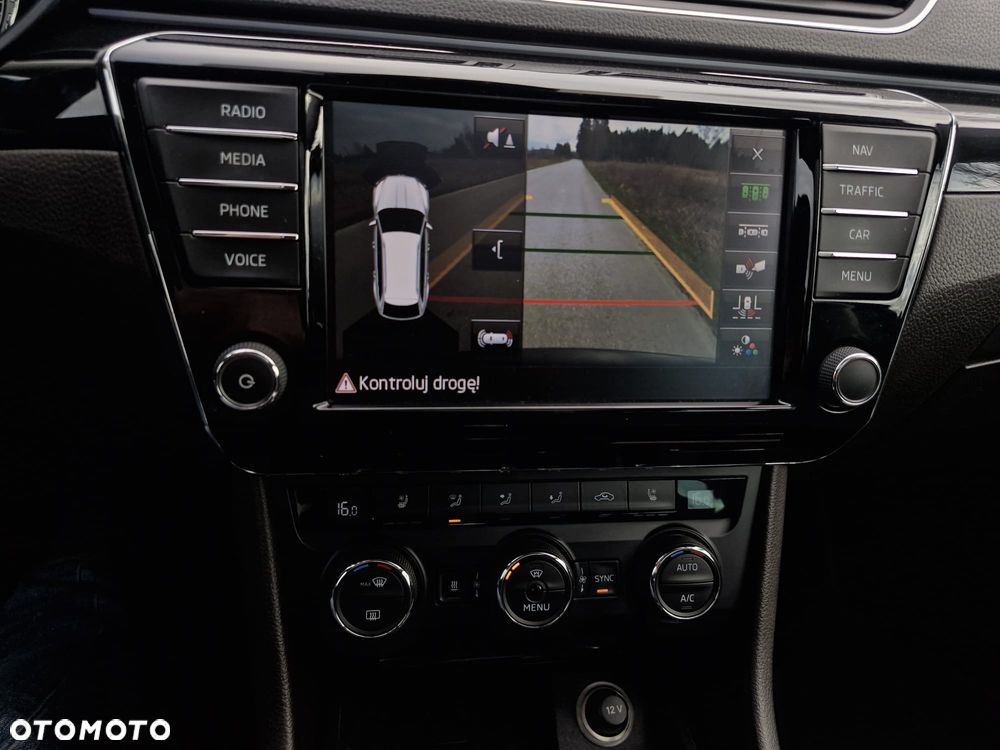 Skoda Superb 2.0 TDI DSG Premium Edition - 17