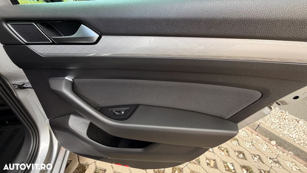 Volkswagen Passat 2.0 TDI DSG Comfortline - 35
