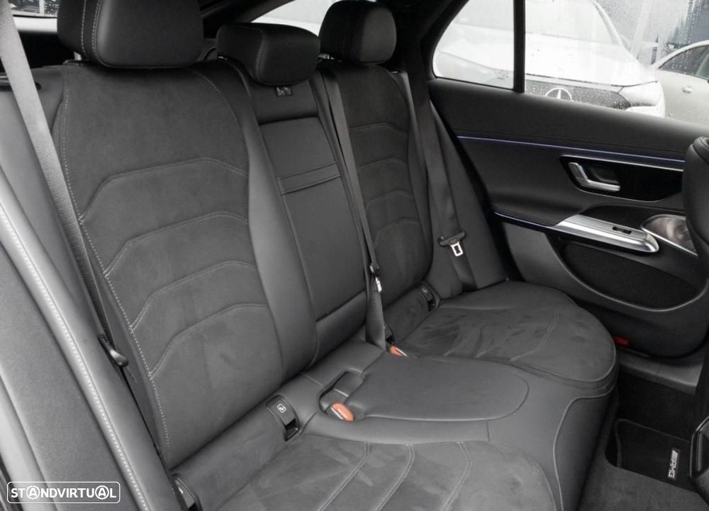 Mercedes-Benz E 300 de 9G-TRONIC AMG Line - 15