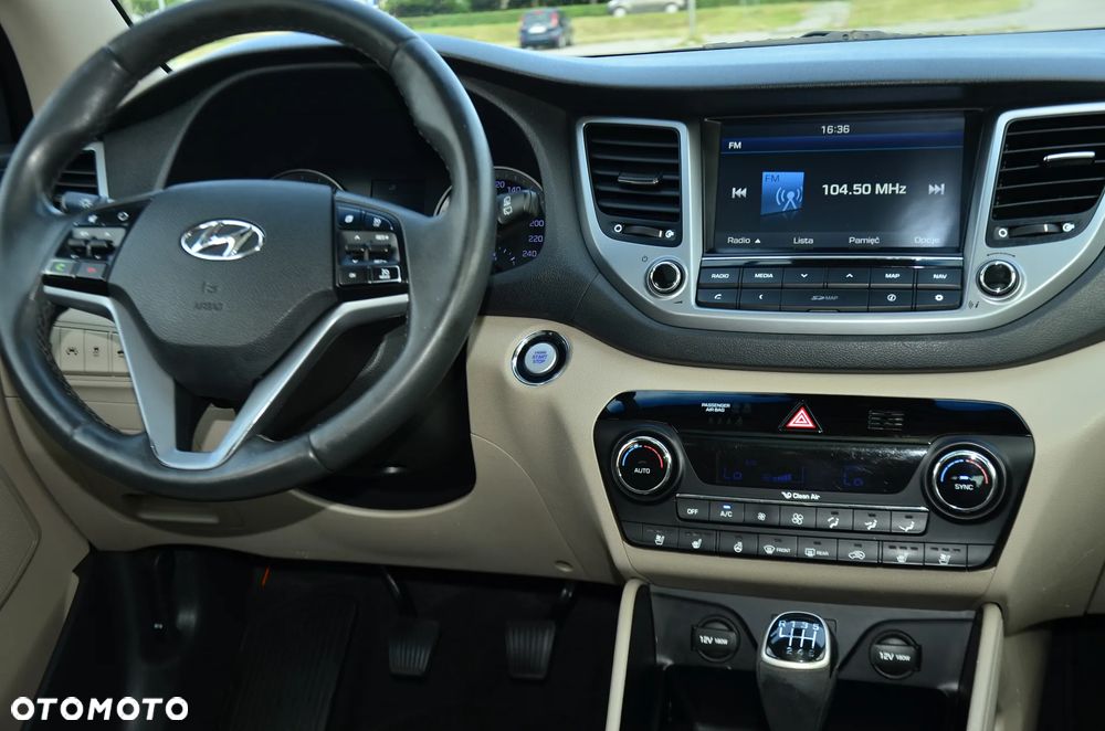 Hyundai Tucson 2.0 CRDI 2WD Style - 24