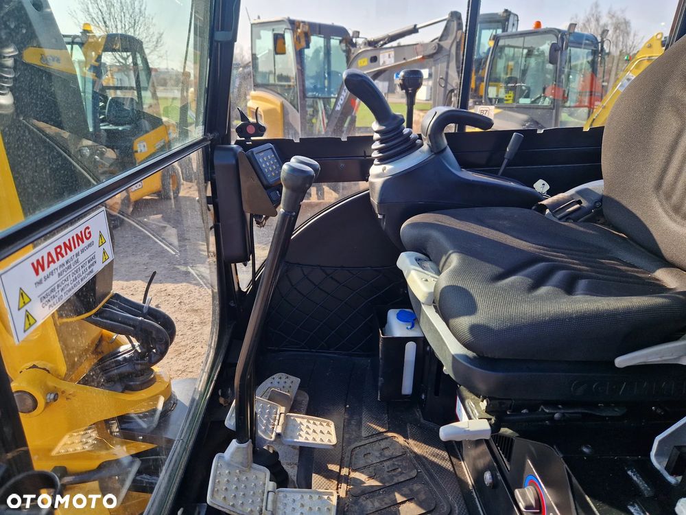 JCB 8026 CTS 2023r przebieg 400mtg  jak nóweczka JCB TLT 30D - 13