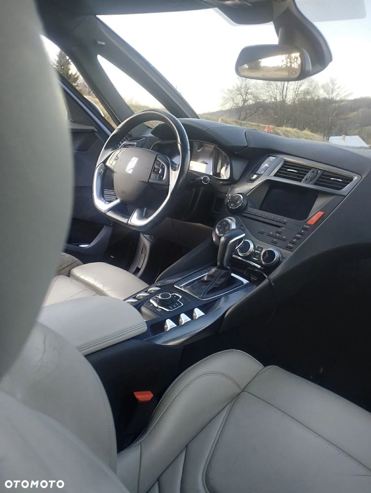 Citroën DS5 2.0 HDi SoChic - 8