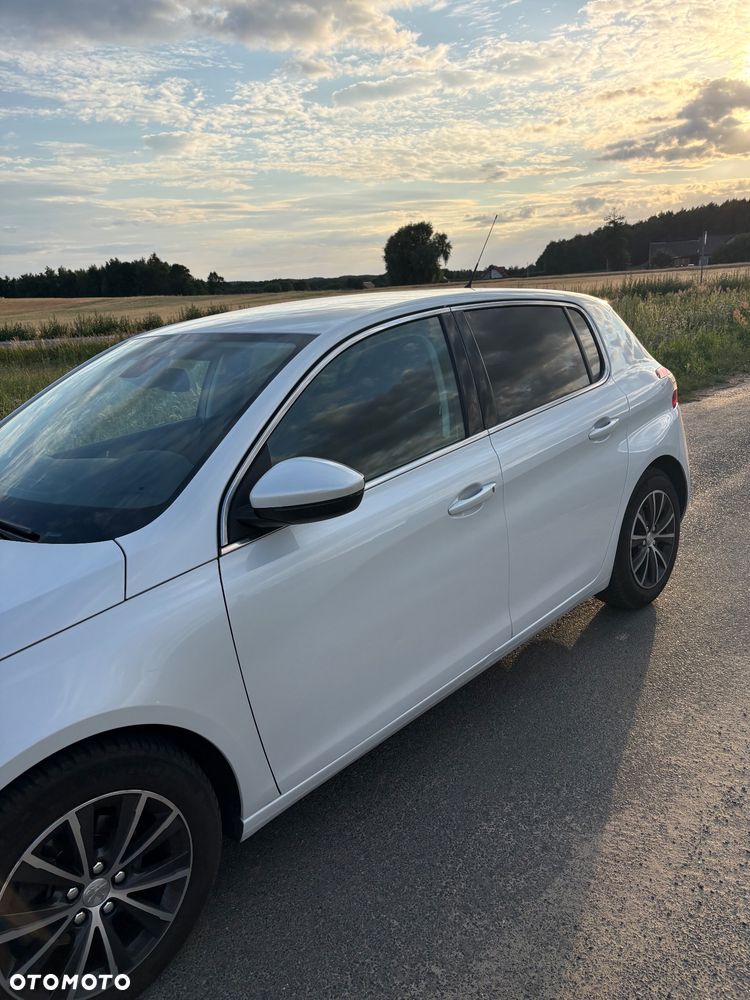 Peugeot 308 1.6 BlueHDi Allure S&S - 10
