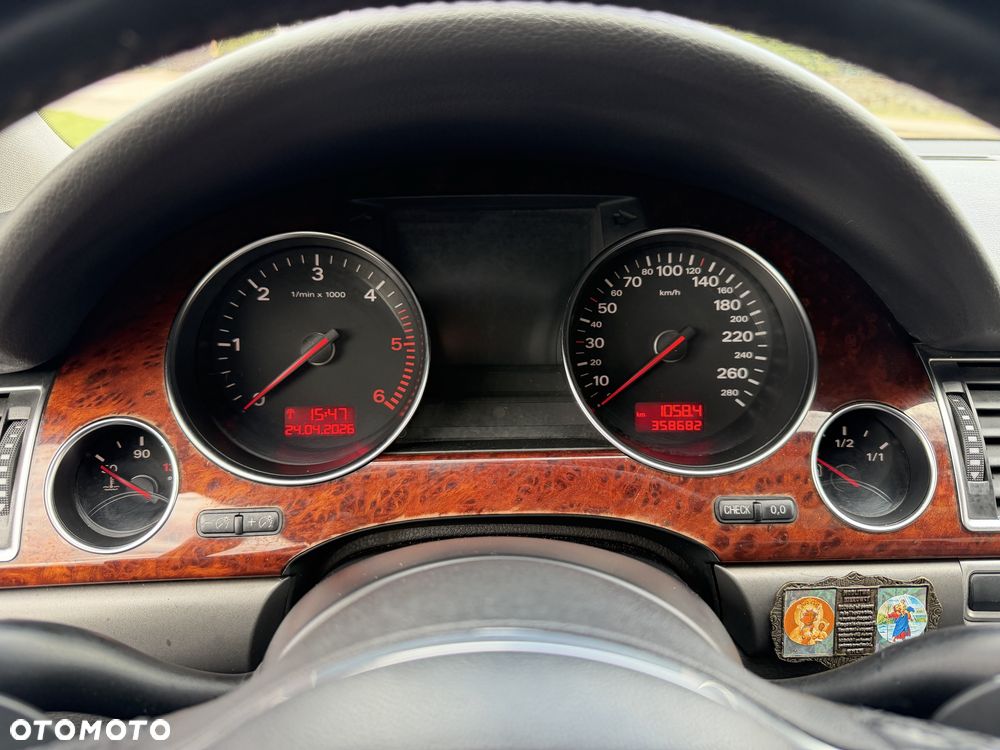 Audi A8 - 8