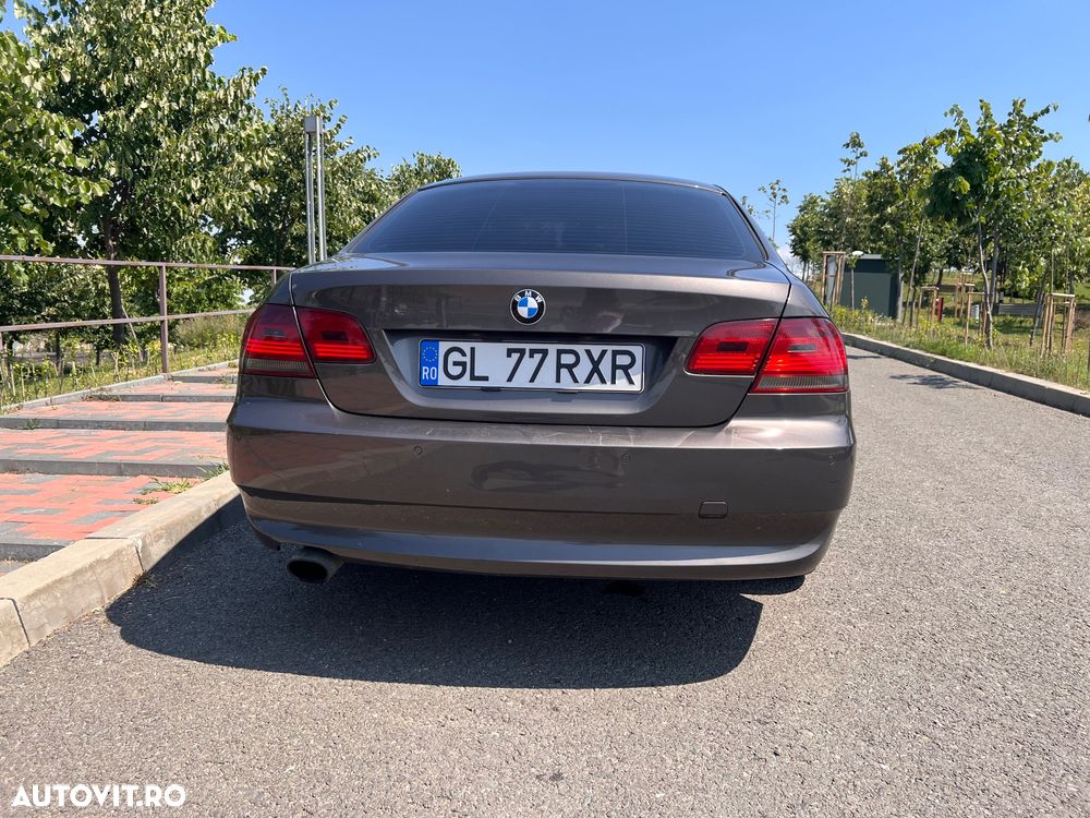 BMW Seria 3 320i Aut. - 12