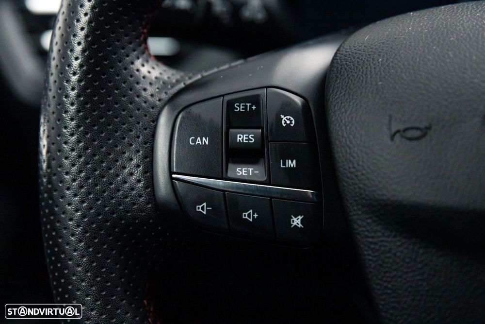 Ford Focus 1.0 EcoBoost MHEV ST-Line - 29