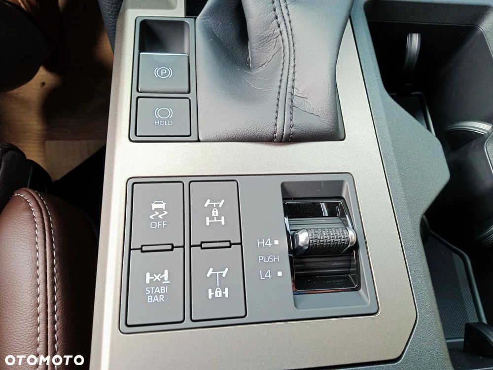 Toyota Land Cruiser LC 2.8 D-4D Executive - 28