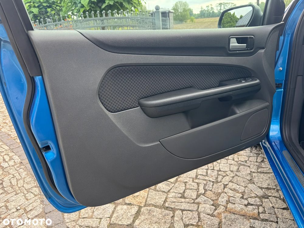 Ford Focus 1.6 Ti-VCT Titanium - 28