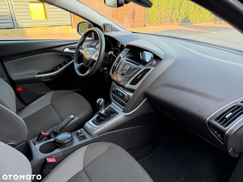 Ford Focus 1.6 TDCi DPF Champions Edition - 36