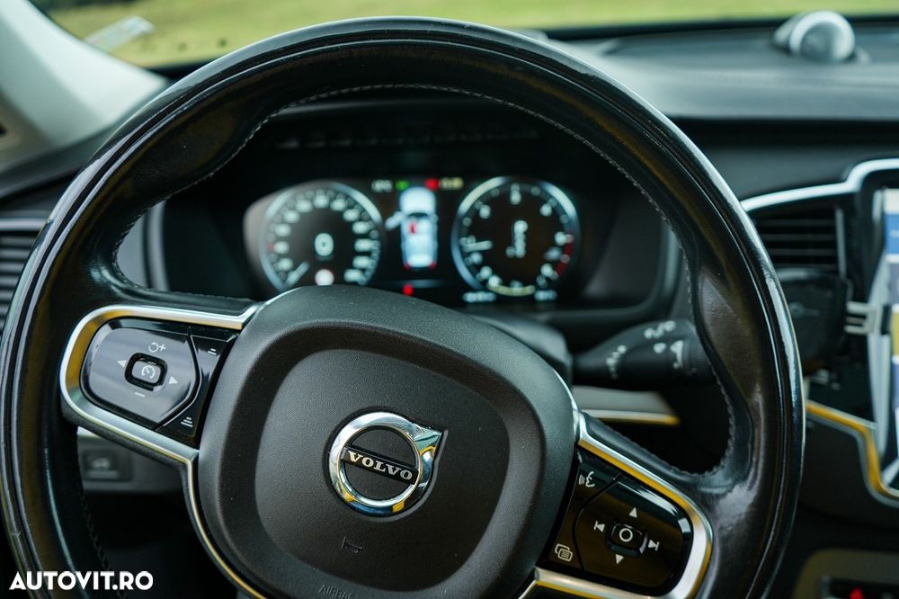 Volvo XC 90 D5 AWD Geartonic First Edition - 28