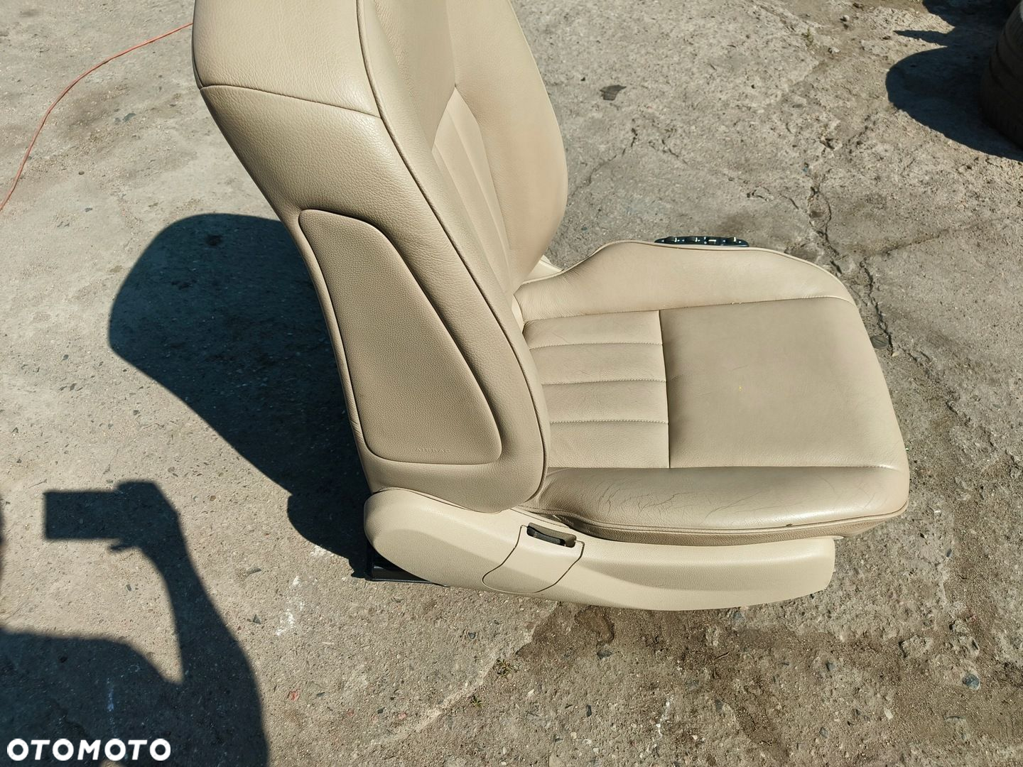 MERCEDES C KLASA W204 LIFT FOTEL PRAWY PRZEDNI JASNA SKÓRA GRZANY POMPOWANY - 7