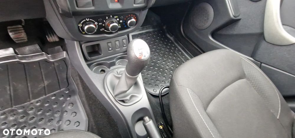 Dacia Duster 1.6 SCe Ambiance S&S - 16
