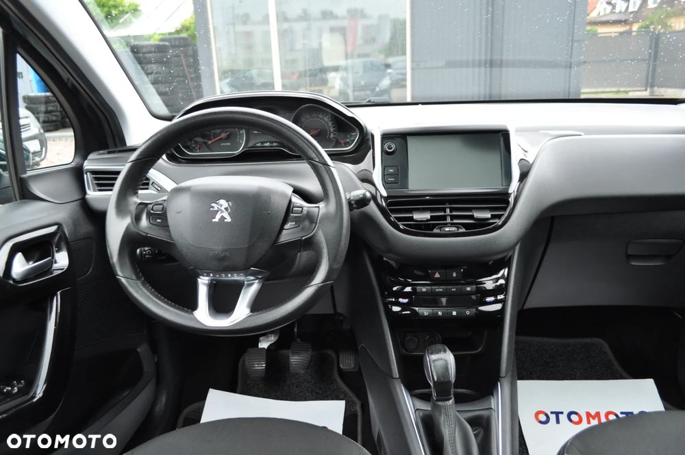 Peugeot 208 1.2 VTi Allure - 21