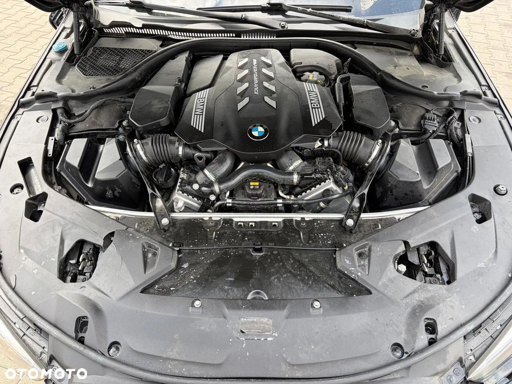 BMW Seria 8 - 13
