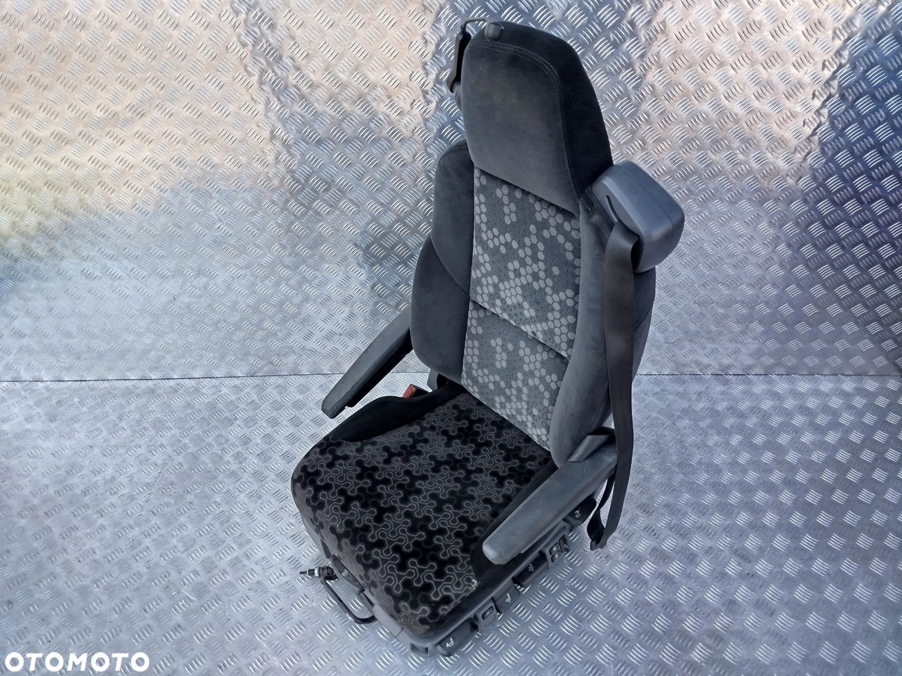 FOTEL KIEROWCY RECARO SCANIA STREAMLINE - 5