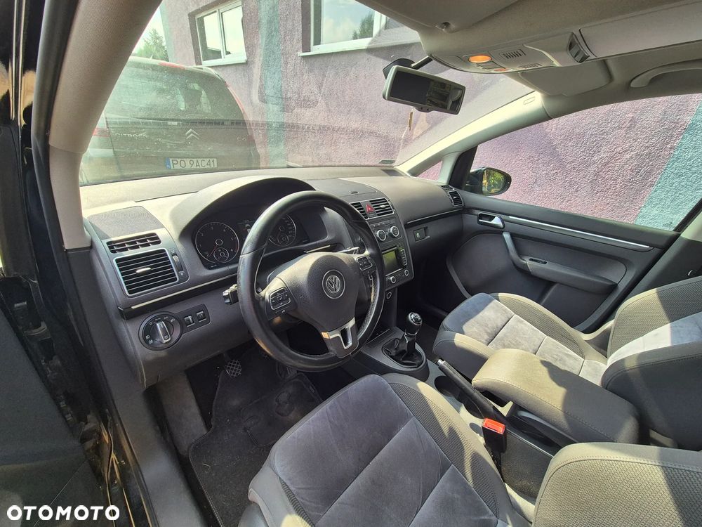 Volkswagen Touran 2.0 TDI DPF Highline - 10