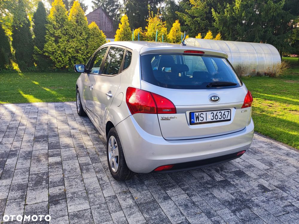Kia Venga 1.6 L - 6