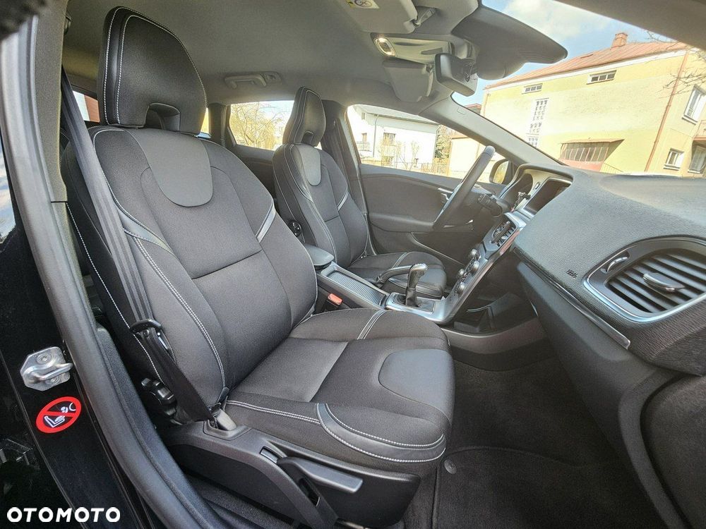 Volvo V40 T2 Drive-E Momentum - 12