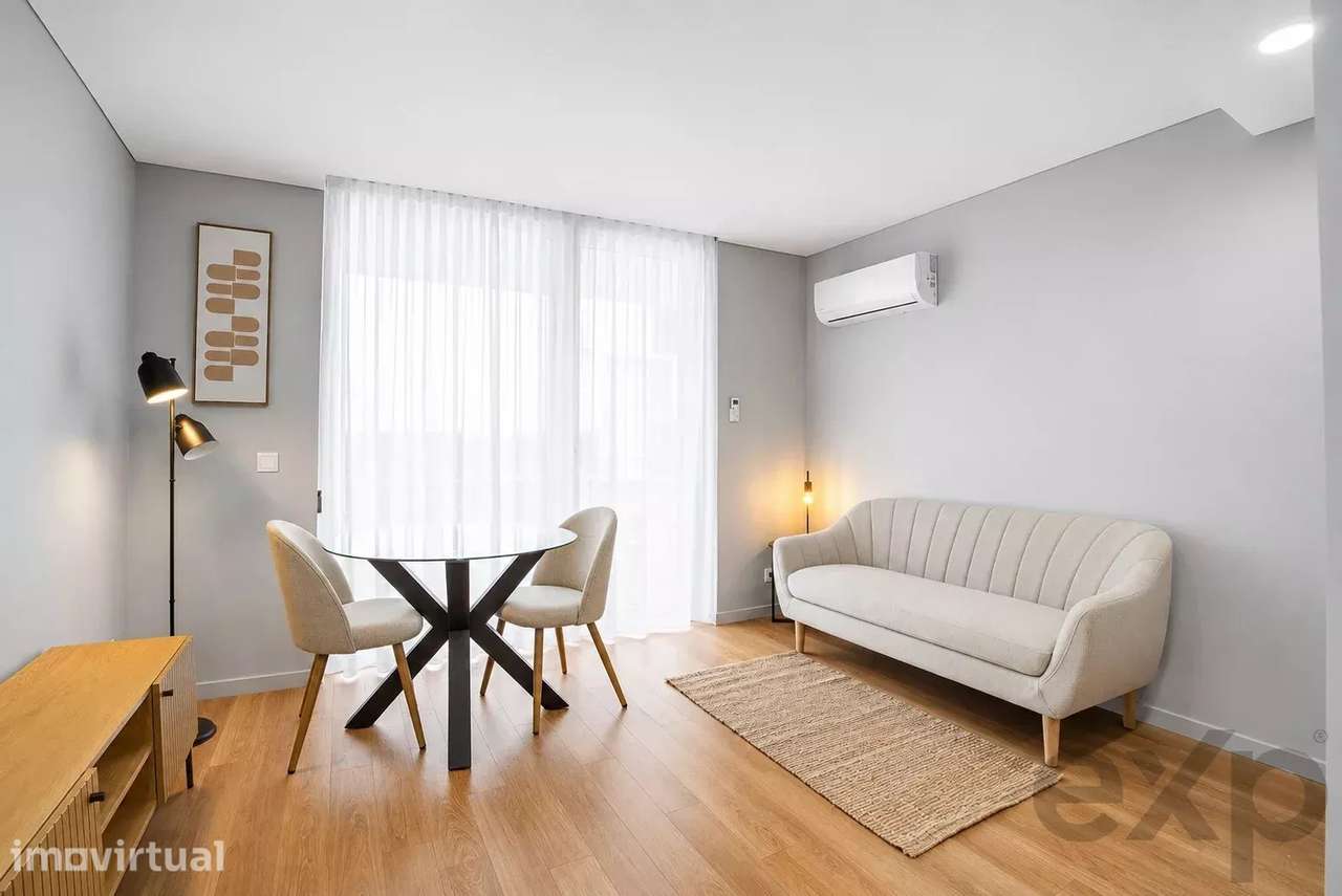 Apartamento T0 * Terraço * Lugar de Estacionamento * Equipado e Mobila - Grande imagem: 5/16