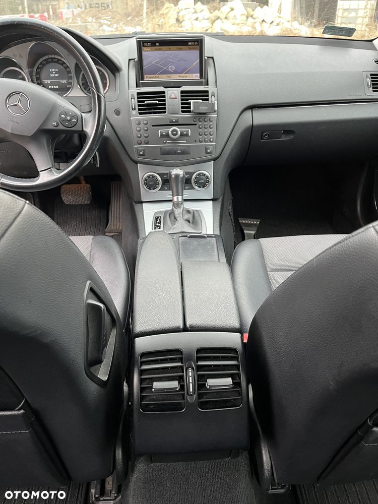 Mercedes-Benz Klasa C 220 CDI DPF Automatik BlueEFFICIENCY Avantgarde - 17