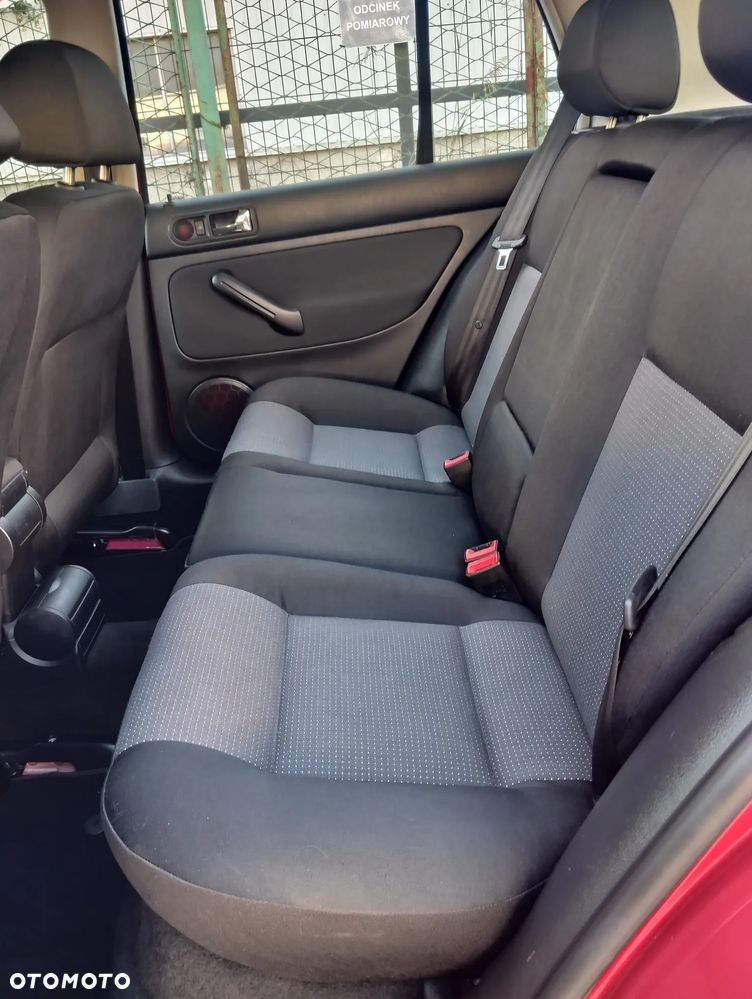 Volkswagen Golf 1.6 Basis - 6