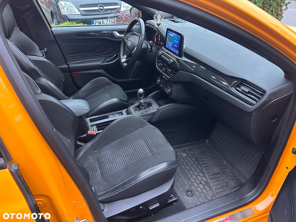 Ford Focus 2.0 EcoBlue ST - 19