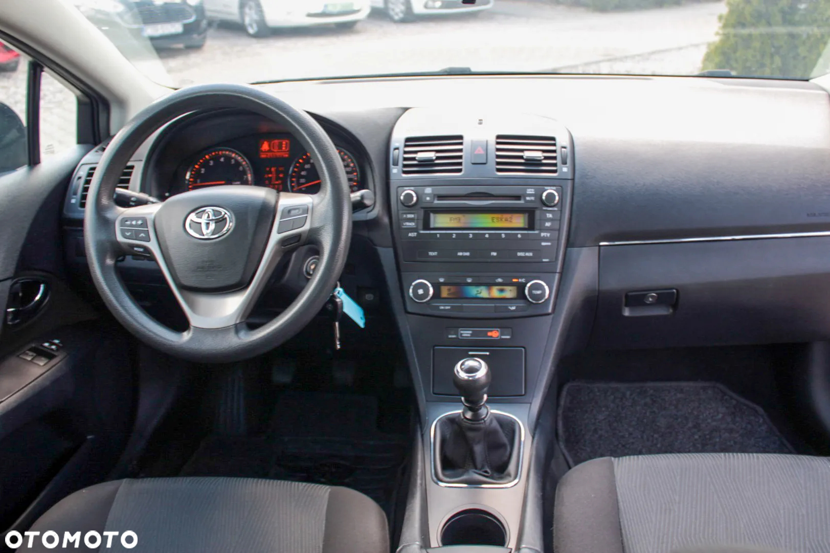 Toyota Avensis 1.6 - 11