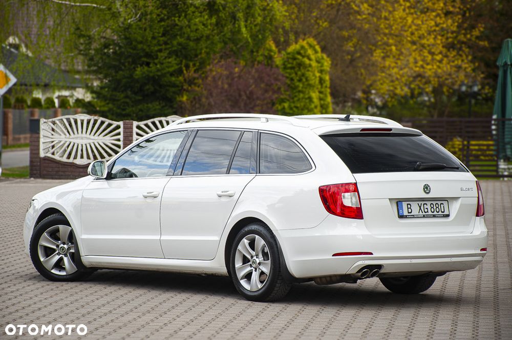 Skoda Superb 2.0 TDI DSG Ambition - 39