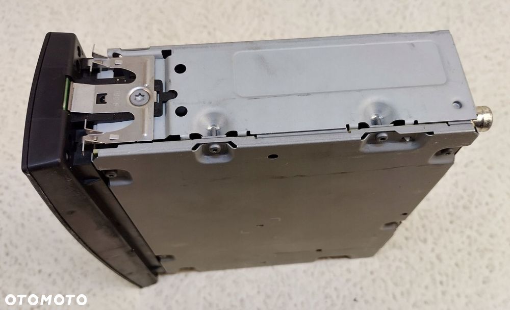 iveco daily 3 iii lift 11-14 radio cd bosch 7620000093 kod - 2