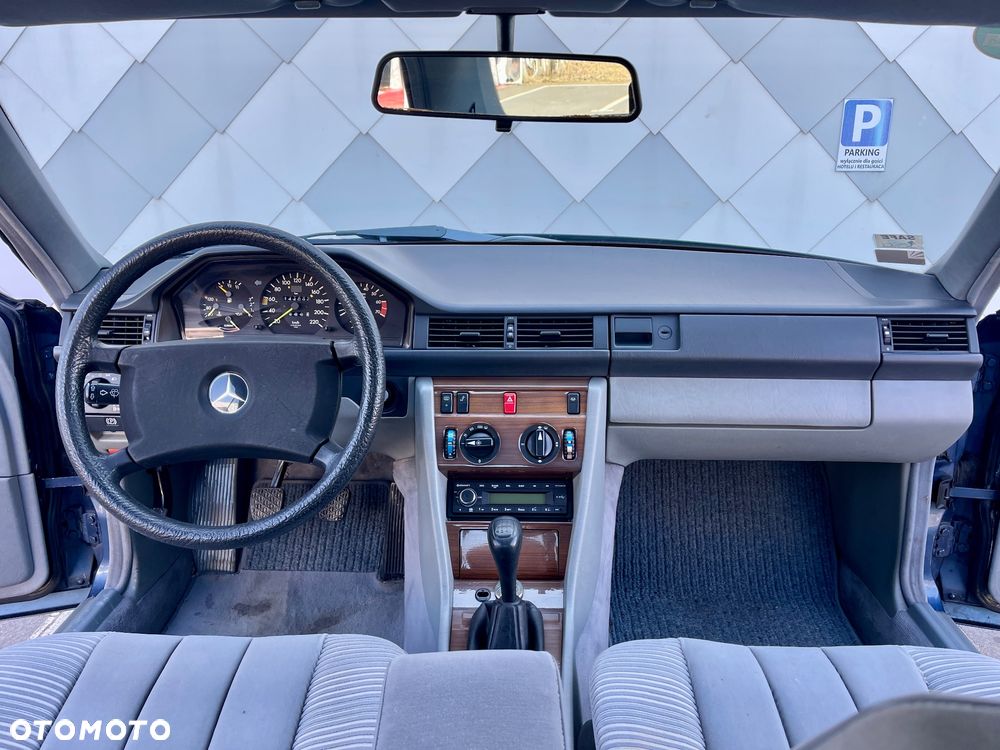 Mercedes-Benz W124 (1984-1993) - 12