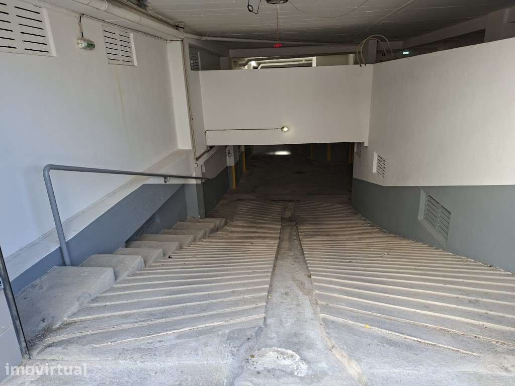 Garagem com 30 m² em Excelente Localização - Grande imagem: 3/4