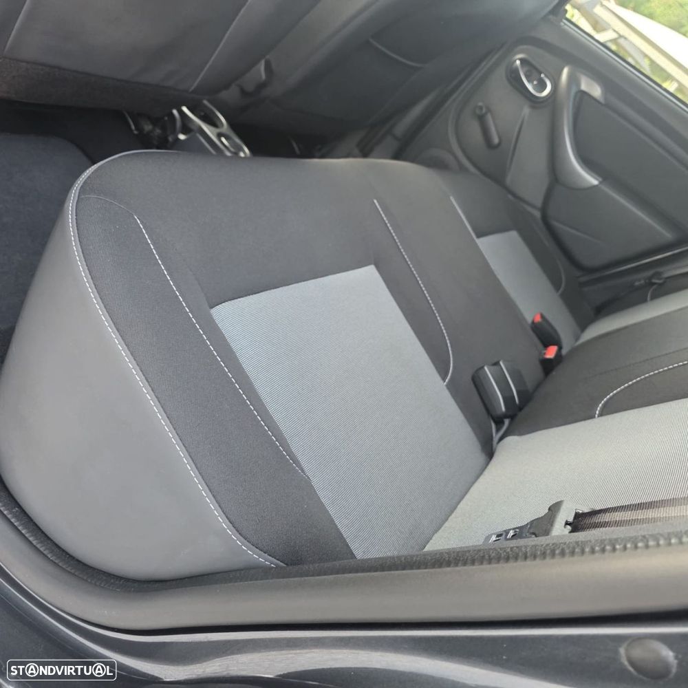 Dacia Duster 1.2 TCe SL Black Shadow - 27