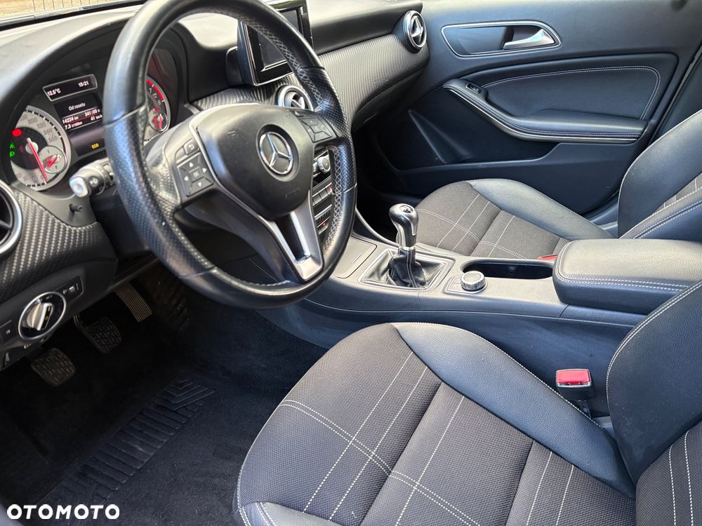 Mercedes-Benz Klasa A 180 BlueEfficiency Edition - 28