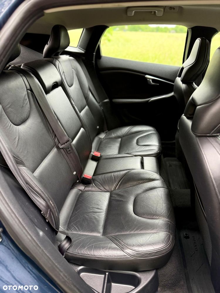 Volvo V40 D2 Summum - 11