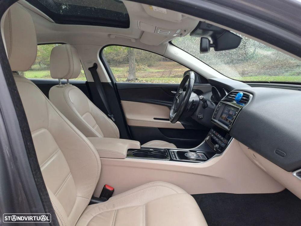 Jaguar XE 2.0 D Prestige Aut. - 13