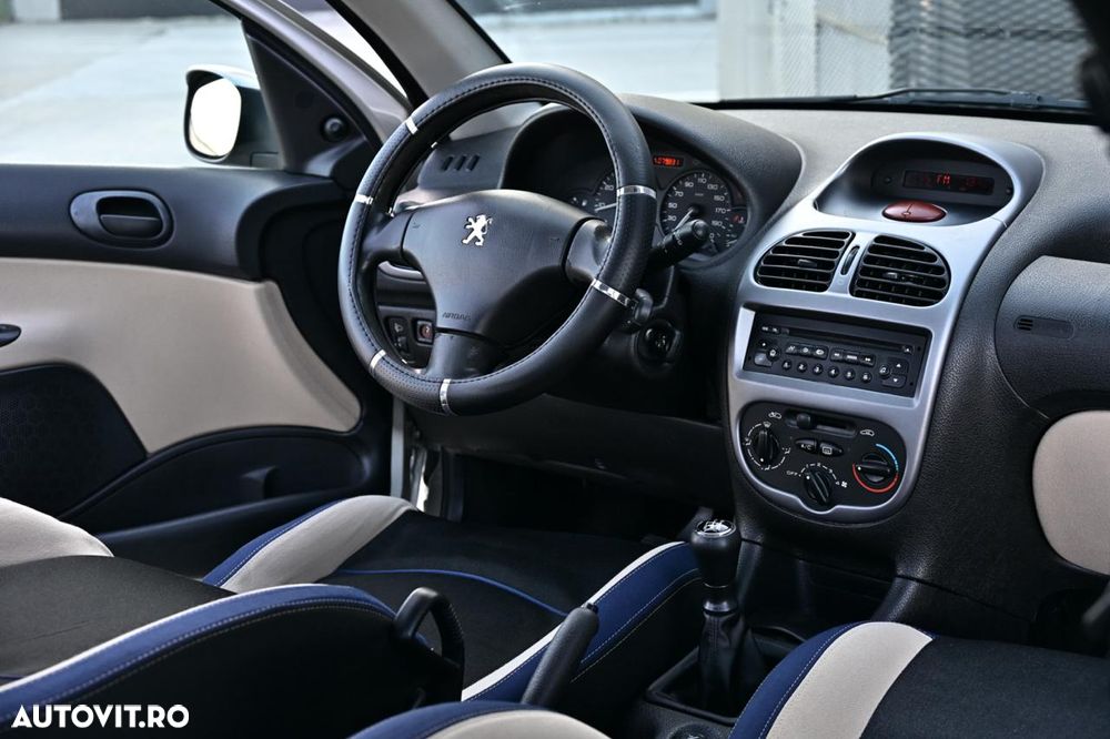 Peugeot 206 1.4E Sedan - 2