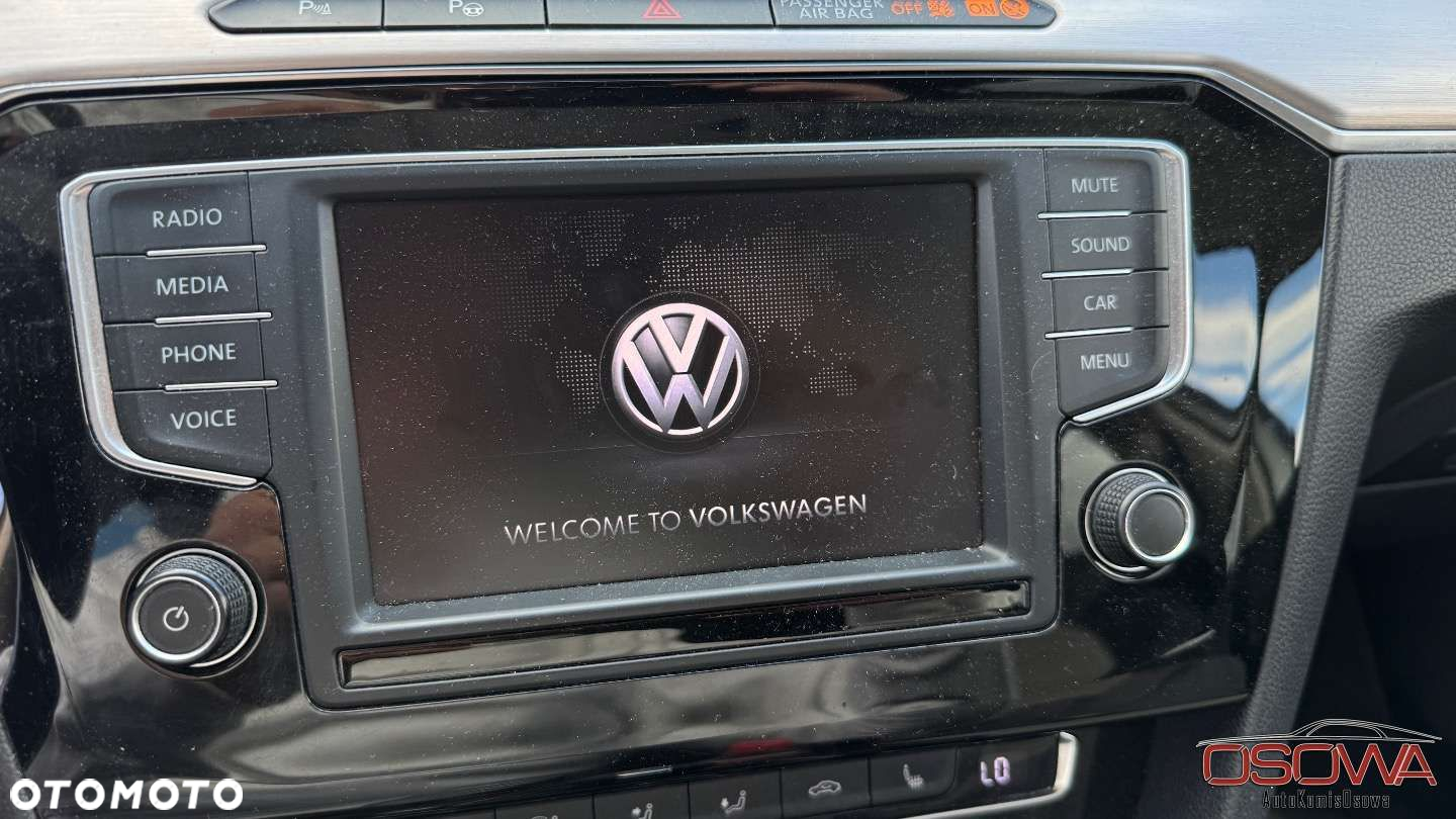 Volkswagen Passat - 18