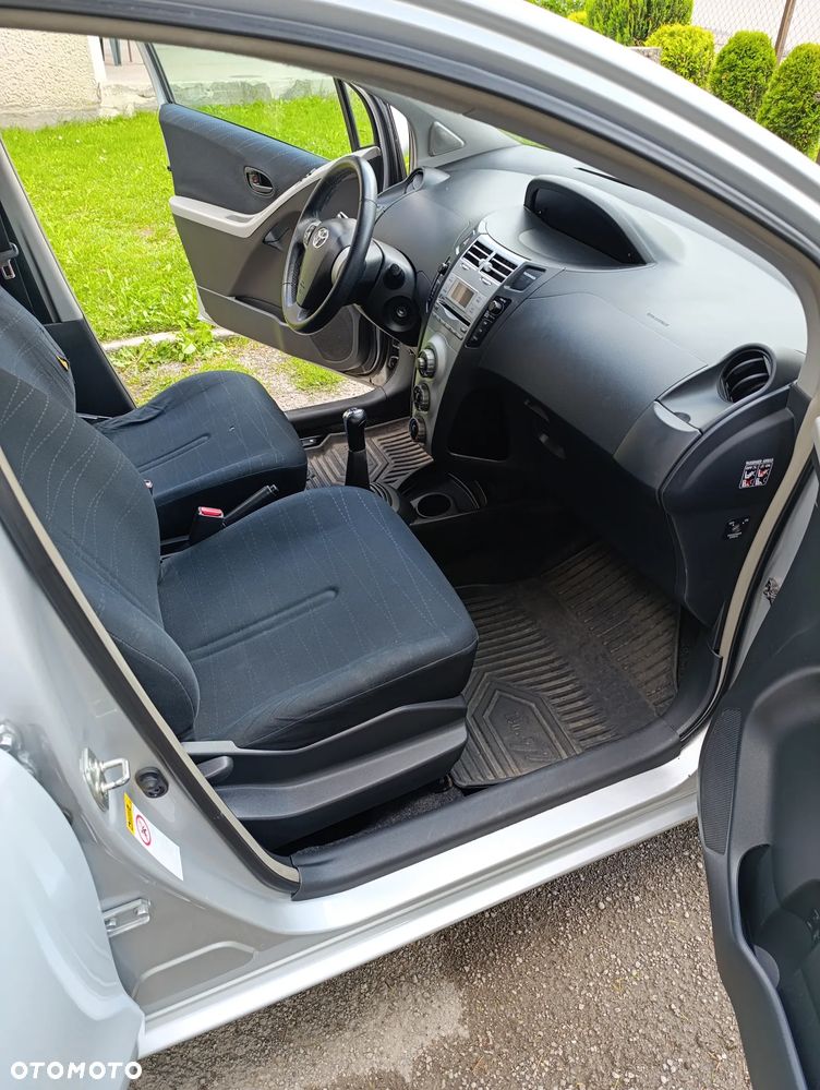 Toyota Yaris 1.3 Luna A/C - 8