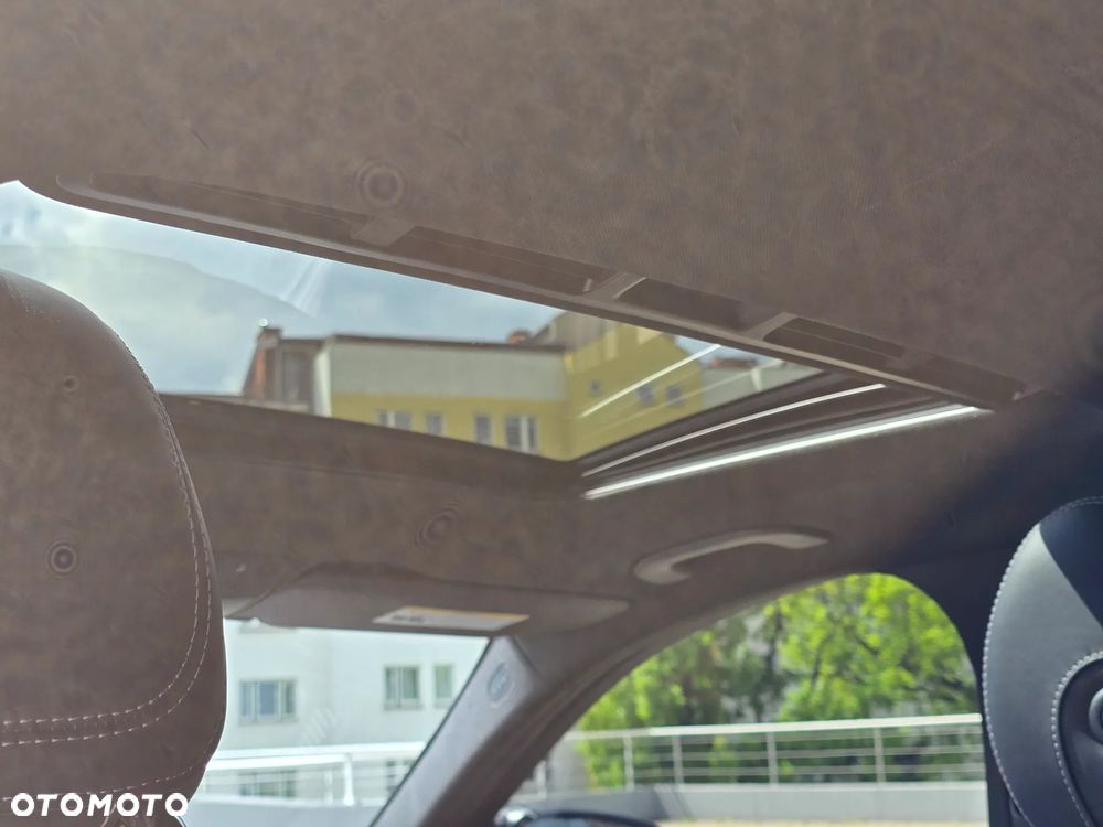 Mercedes-Benz Klasa C AMG 63 AMG Speedshift 7G-MCT - 32