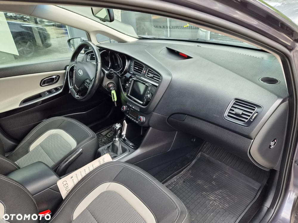 Kia Ceed - 28