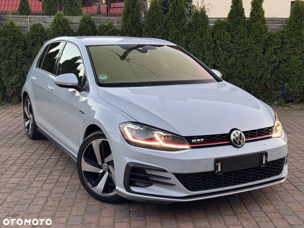Volkswagen Golf GTI (BlueMotion Technology) - 11