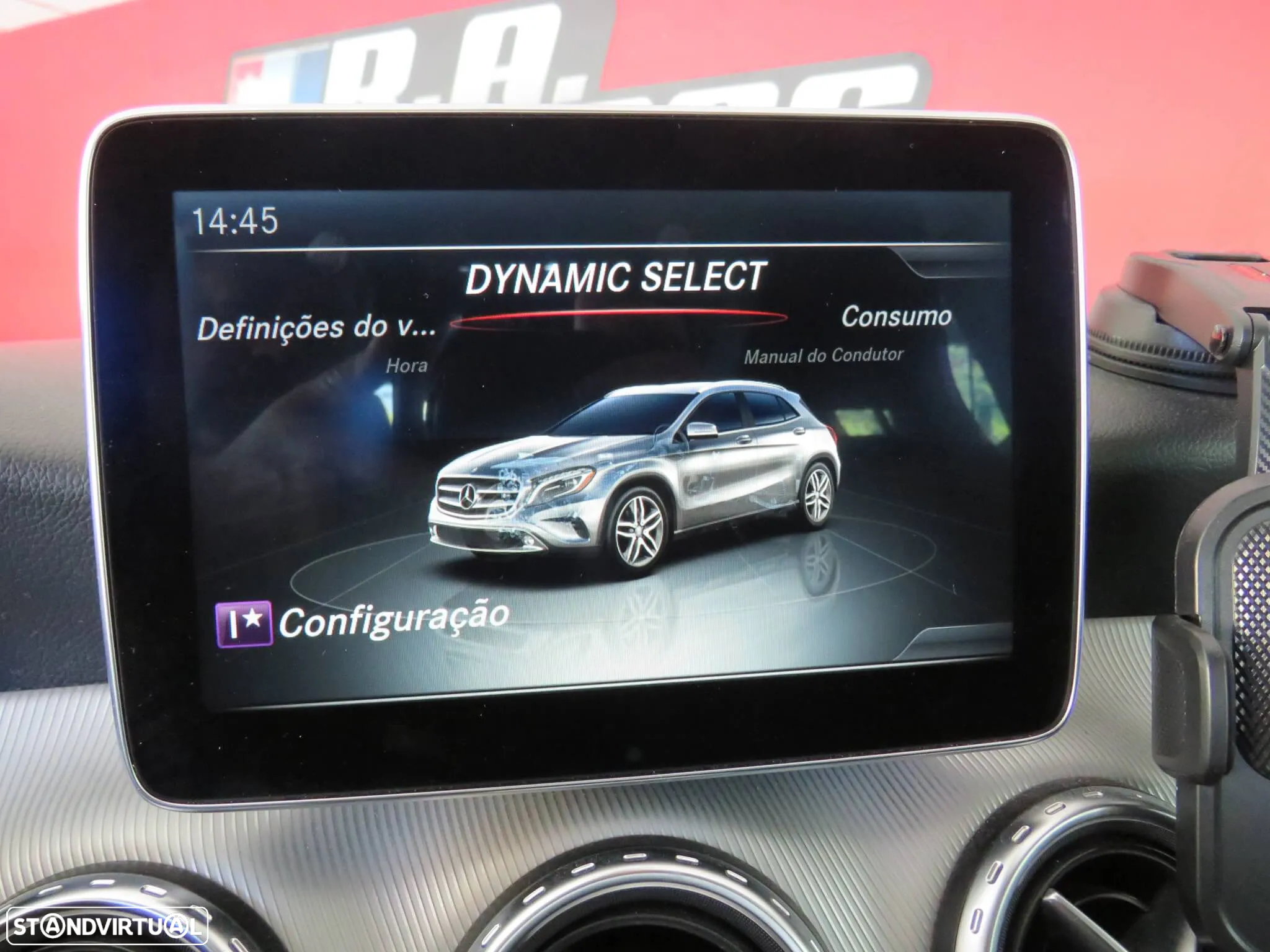 Mercedes-Benz GLA 200 d 7G-DCT Urban - 41