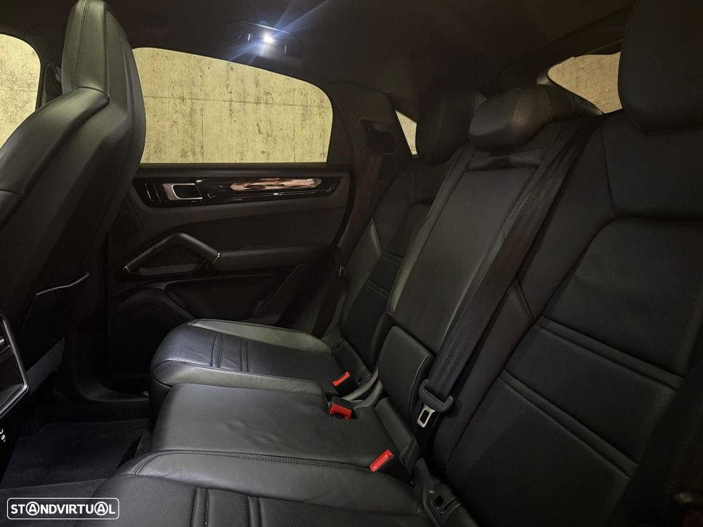 Porsche Cayenne Coupé E-Hybrid - 19