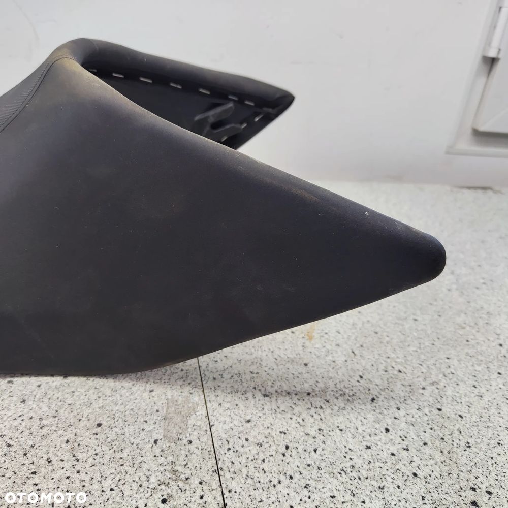 Kanapa, fotel przód, siedzenie kierowcy KTM 1290 Super Duke GT - 6