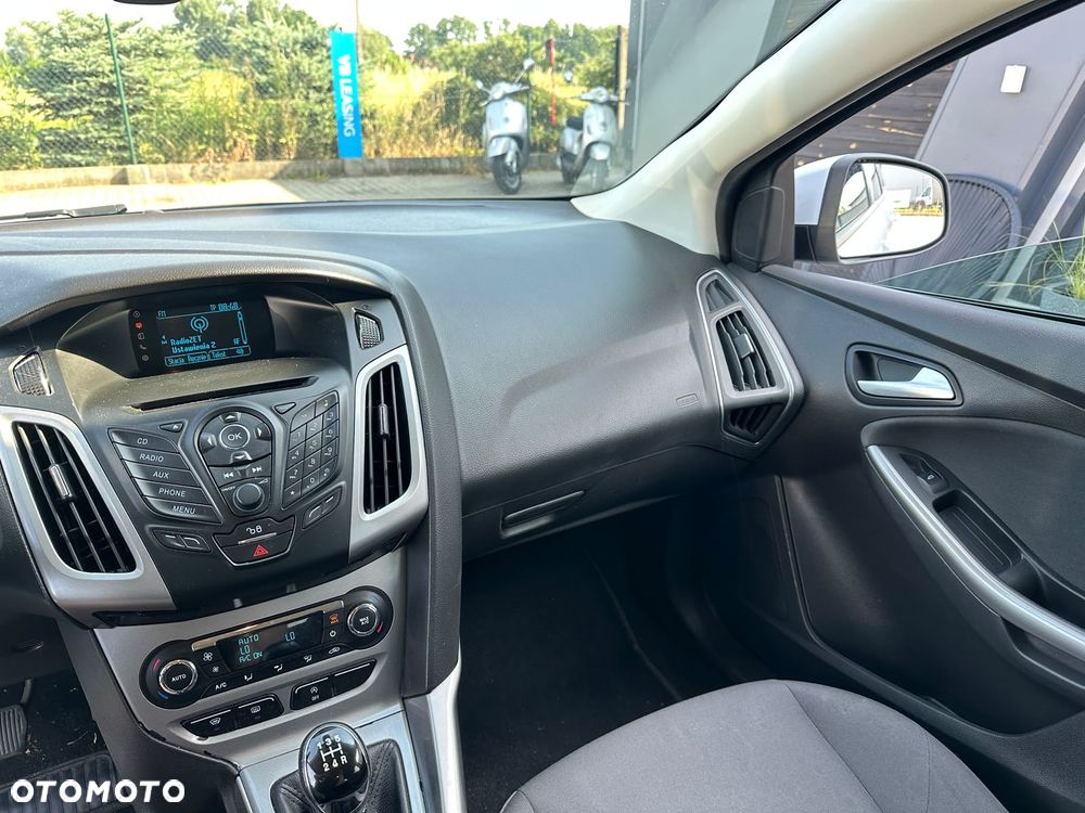 Ford Focus 1.0 EcoBoost Trend Sport - 27