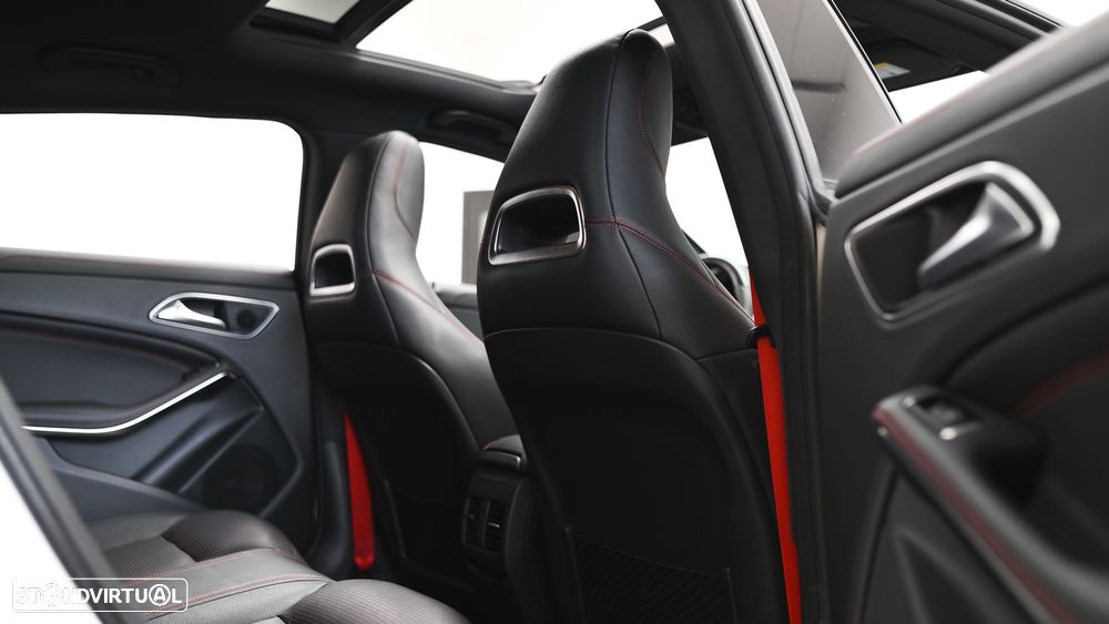 Mercedes-Benz CLA 45 AMG Shooting Brake 4-Matic - 48
