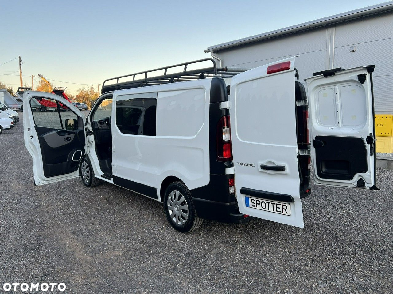 Renault Trafic - 23