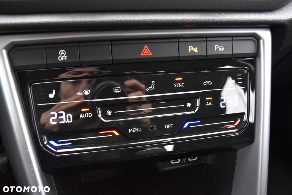 Volkswagen T-Roc 1.5 TSI Life - 24