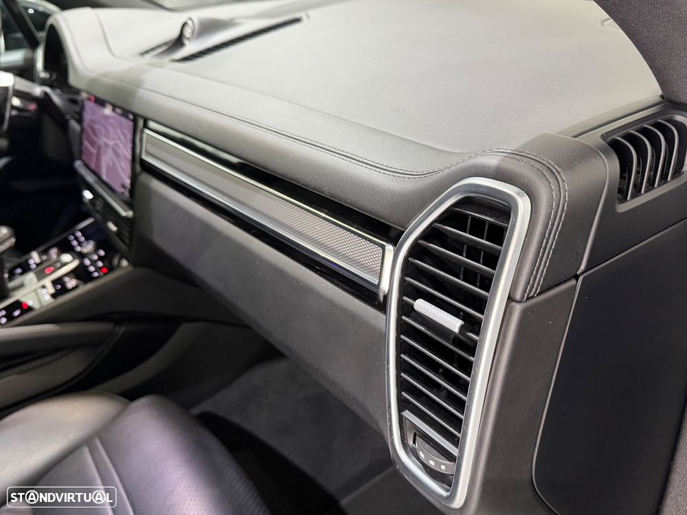 Porsche Cayenne E-Hybrid - 37