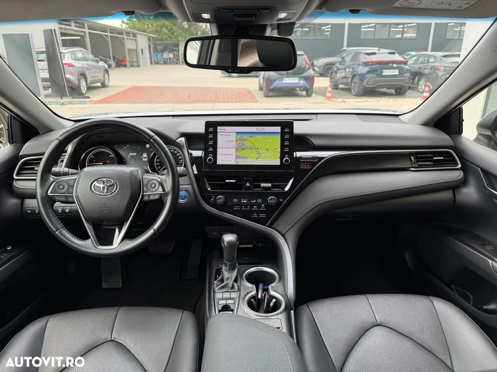 Toyota Camry - 14